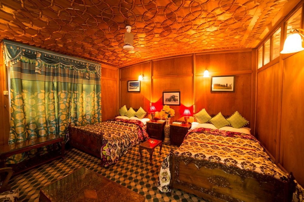 Aziz Group Of Houseboats Botel Srinagar (Jammu and Kashmir)