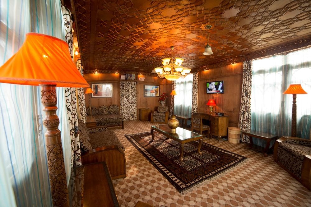 Aziz Group Of Houseboats Botel 4*