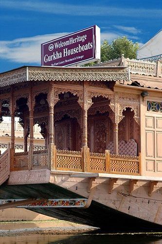 Hotel Welcomheritage Gurkha Houseboats