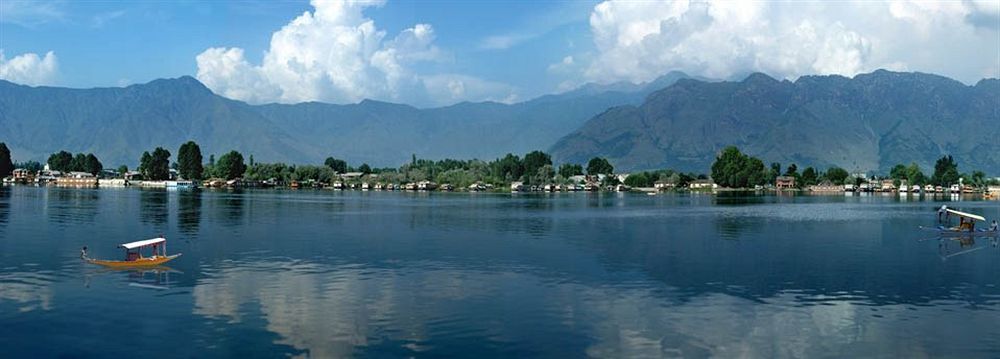 Hotel Welcomheritage Gurkha Houseboats 4*