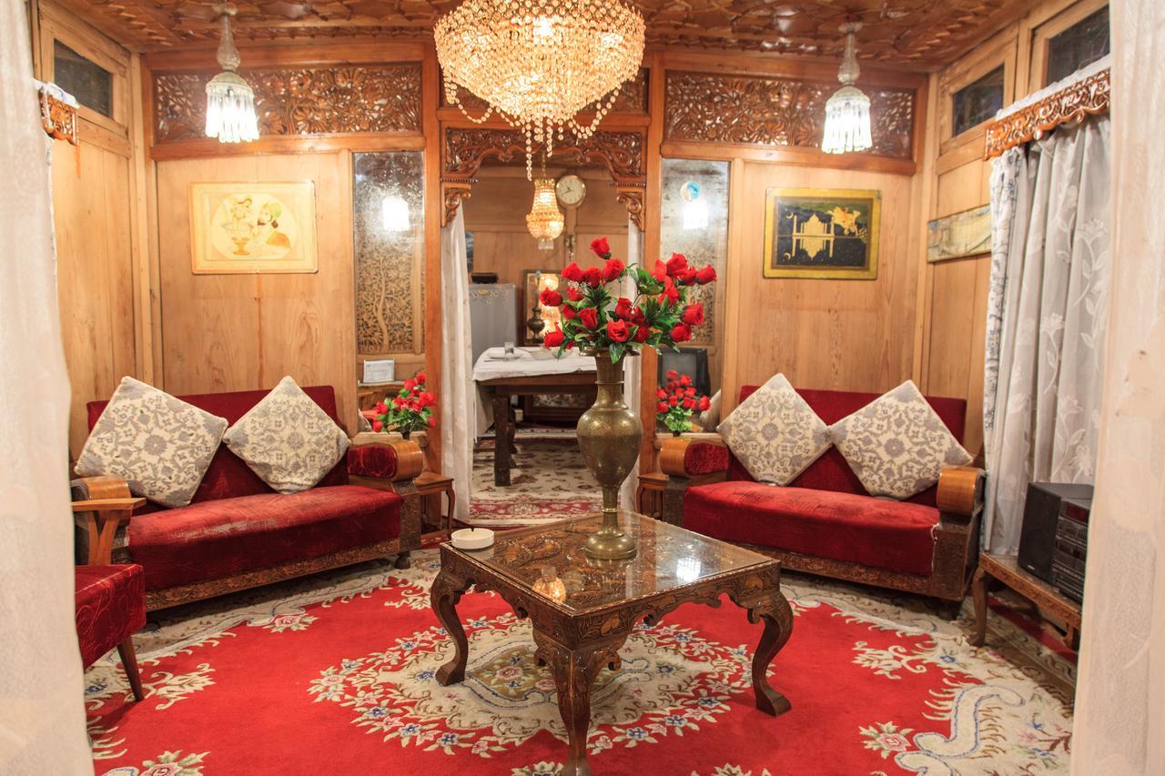 S Group Of Houseboat Botel Srinagar (Jammu and Kashmir)