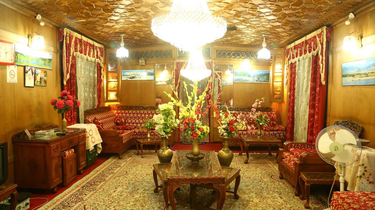 Aziz Group Of Houseboats