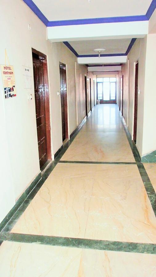 Isfhan Hotel *