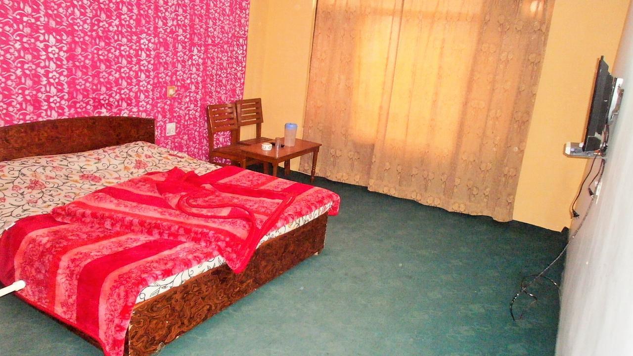 Isfhan Srinagar (Jammu and Kashmir)