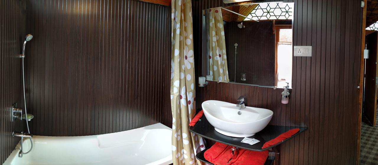 Hotel New Jacquline Heritage Houseboats 4*