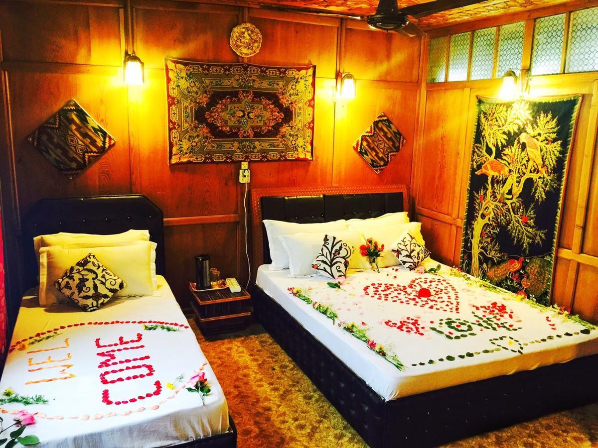 New Jacquline Heritage Houseboats 4*