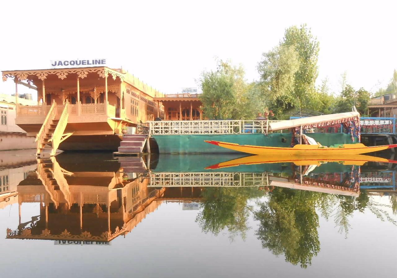 Jacqueline Houseboat * Srinagar (Jammu and Kashmir)