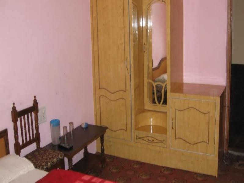 Gulistan Hotel 3*