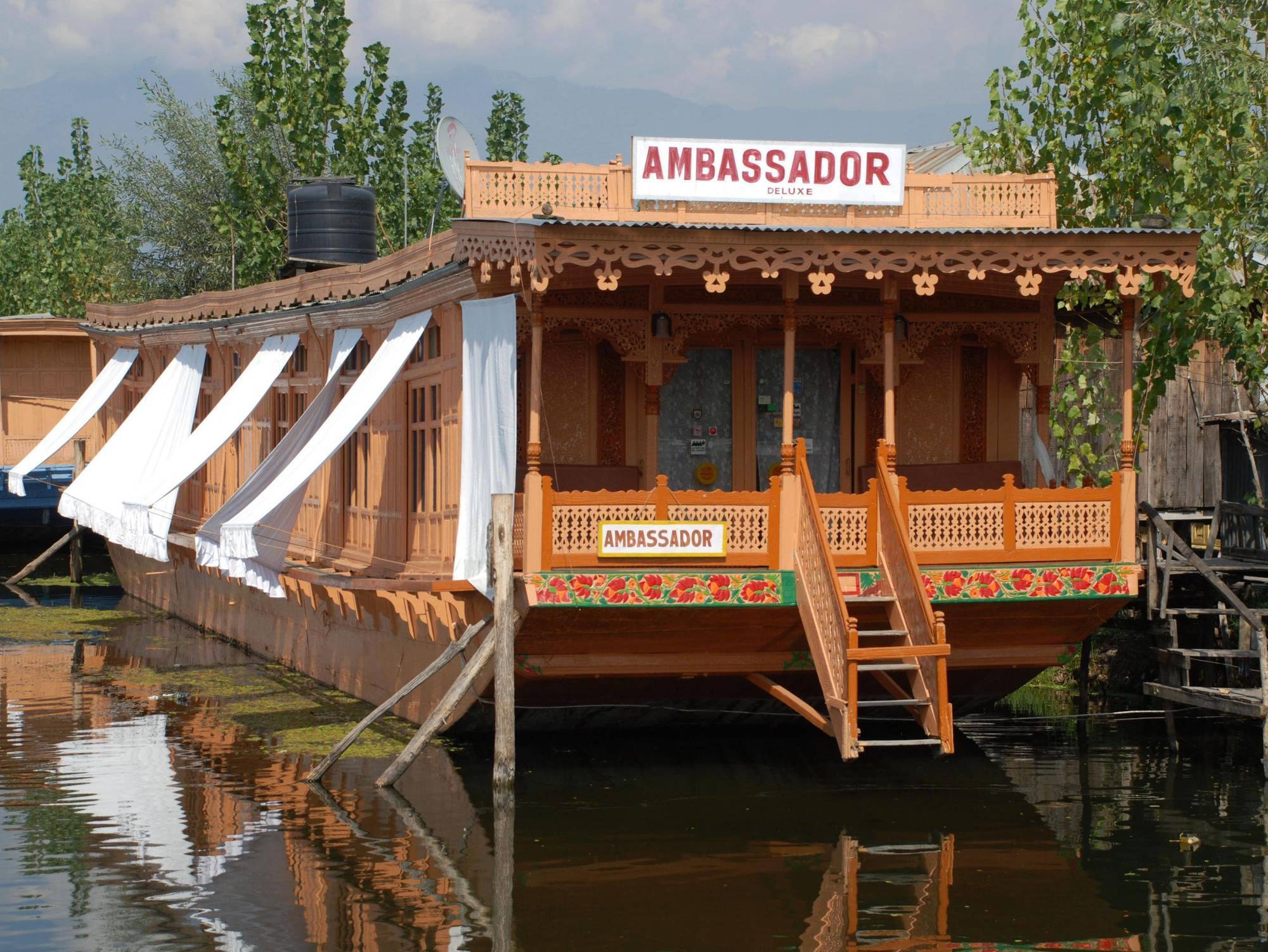 Houseboat Ambassador Srinagar (Jammu and Kashmir)