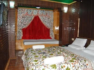 Zahgeer Continental - 3*