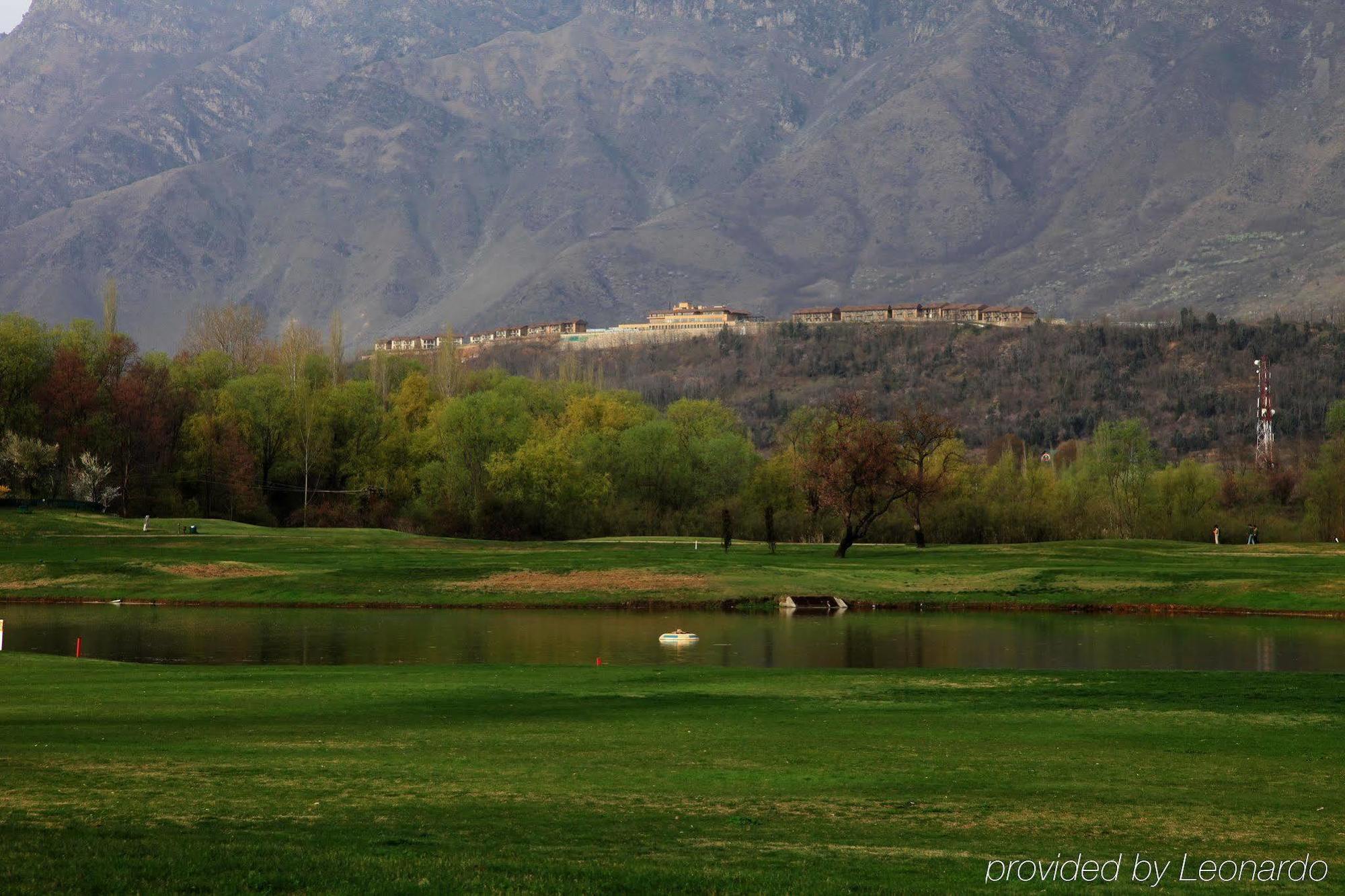 Hotel Taj Dal View Srinagar (Jammu and Kashmir)