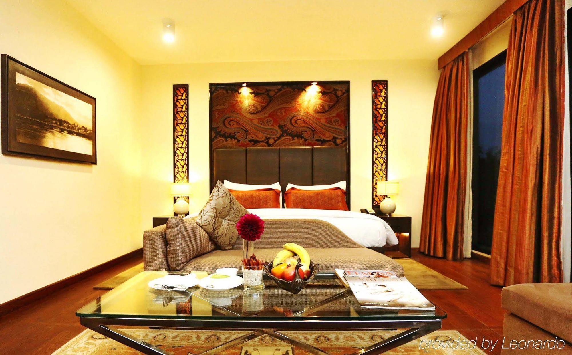 Taj Dal View Hotel Srinagar (Jammu and Kashmir)