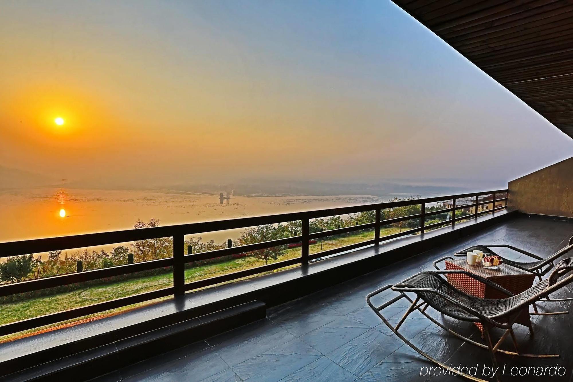 Hotel Taj Dal View Srinagar (Jammu and Kashmir)