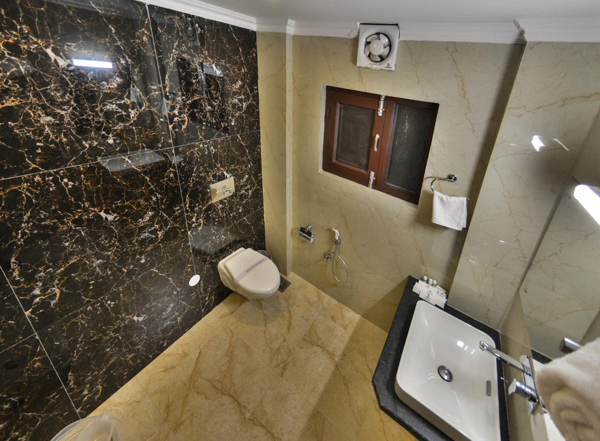Hotel Royal Heritage Srinagar (Jammu and Kashmir)