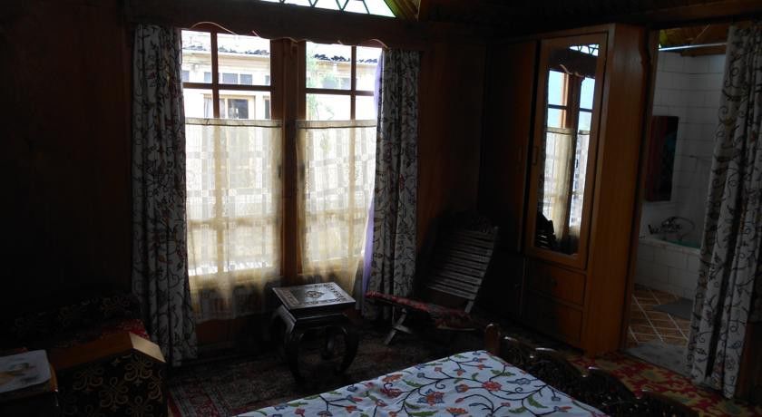 New Jacquline Heritage Houseboats Hotel 4*