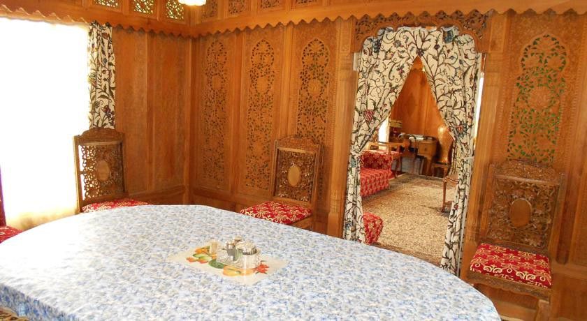 New Jacquline Heritage Houseboats 4* Srinagar (Jammu and Kashmir)
