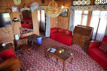 Houseboat Taj Palace