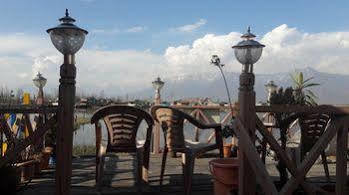 Houseboat Taj Palace