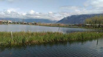 Houseboat Taj Palace Botel Srinagar (Jammu and Kashmir)