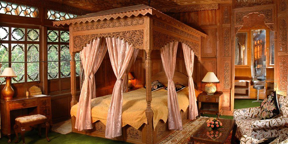 Welcomheritage Gurkha Houseboats