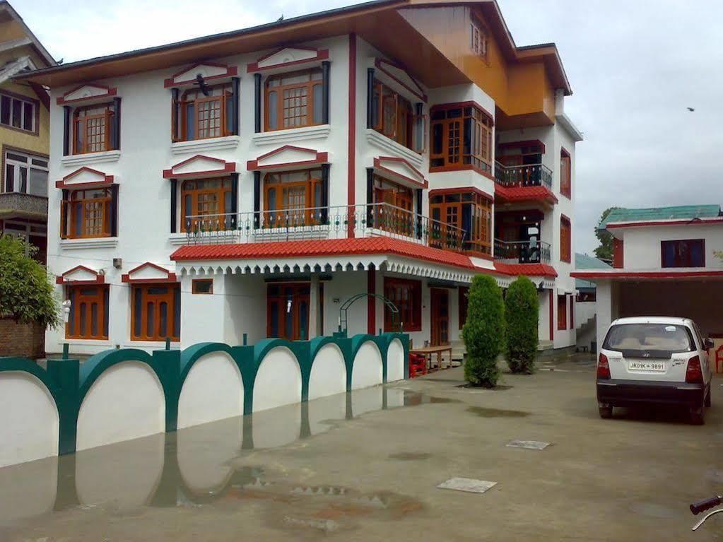 Grand City Hotel 2*
