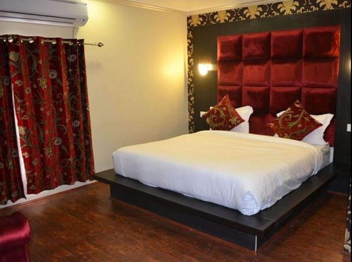 Hotel K2 , Srinagar (Jammu and Kashmir)