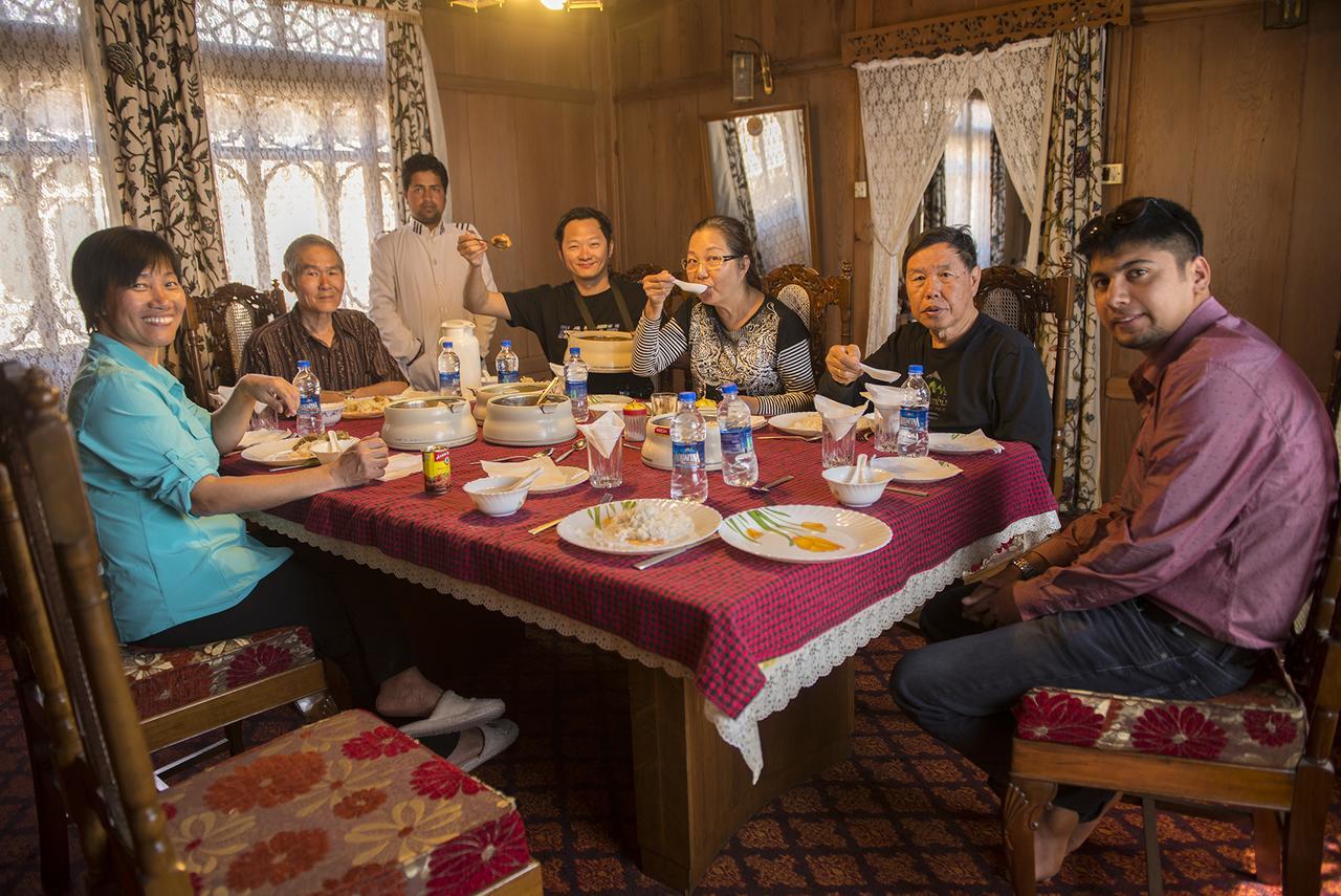 Hotel Houseboat New Pride Of Kashmir Srinagar (Jammu and Kashmir)