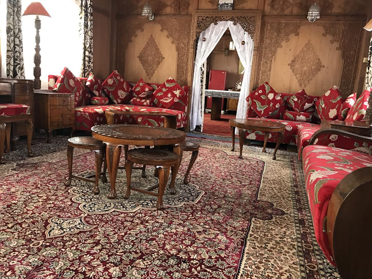 Houseboat New Pride Of Kashmir Srinagar (Jammu and Kashmir)
