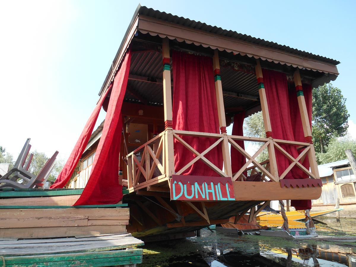 Houseboat Dunhill Bed & Breakfast *