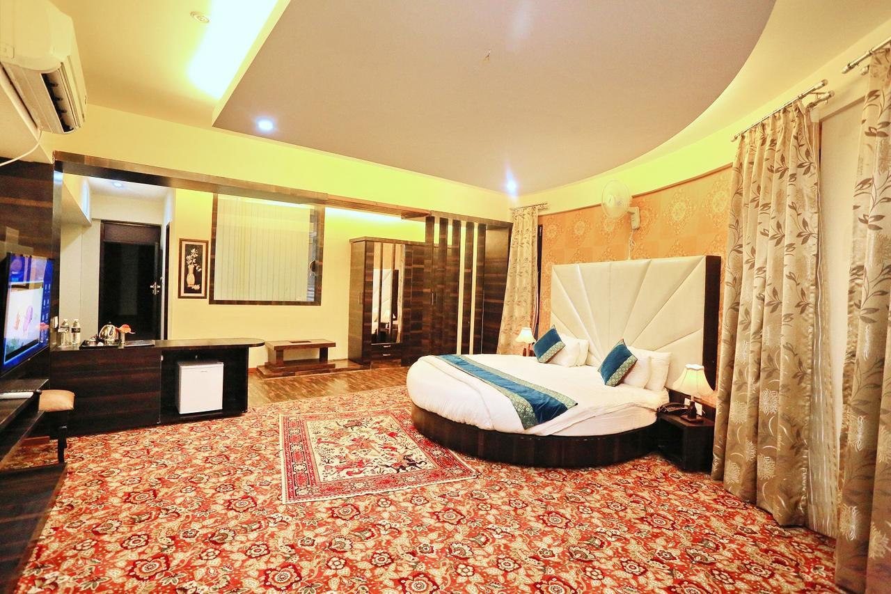Asian Park Hotel 4*