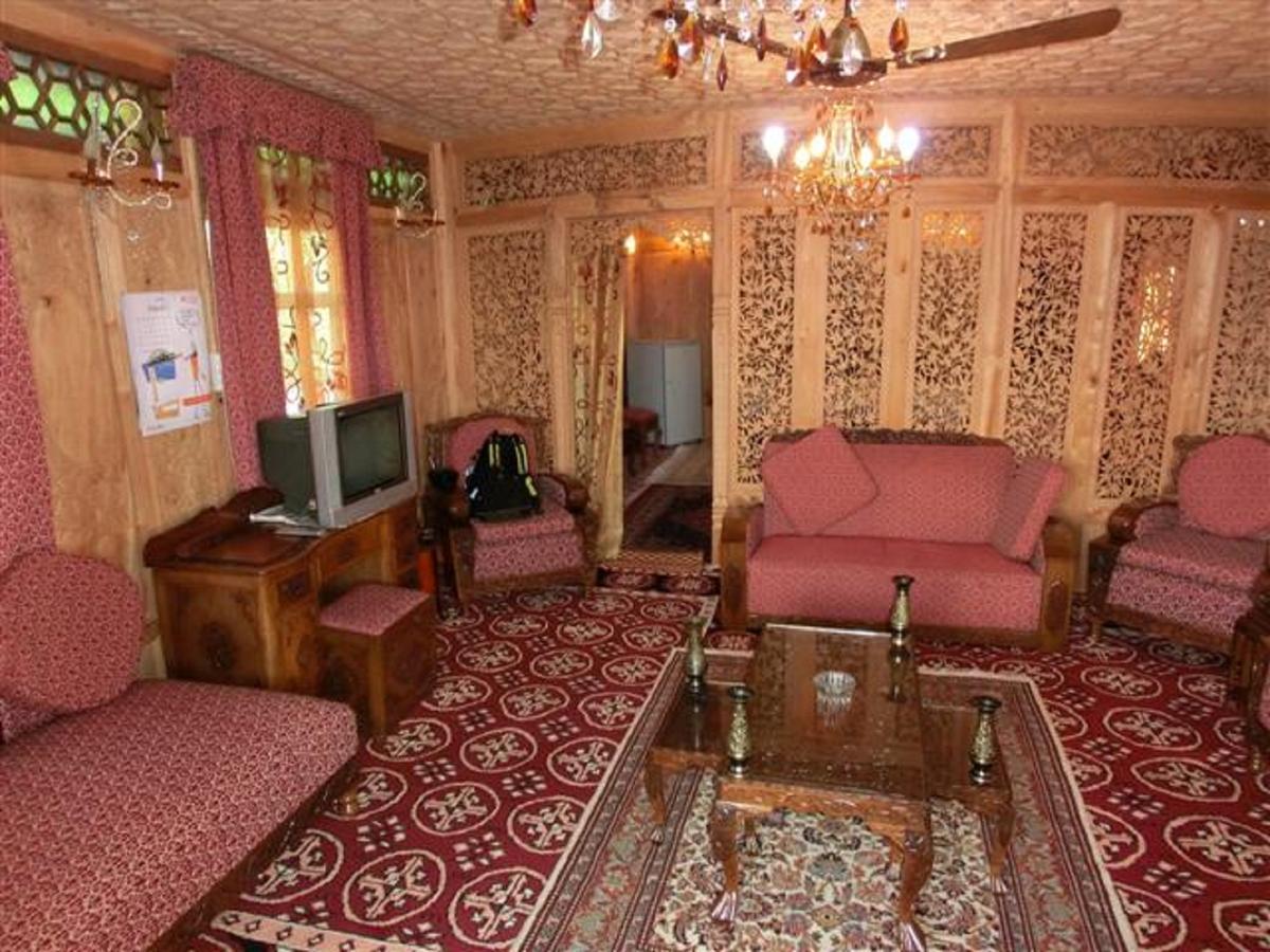 Chicago Group Of Houseboats 4*