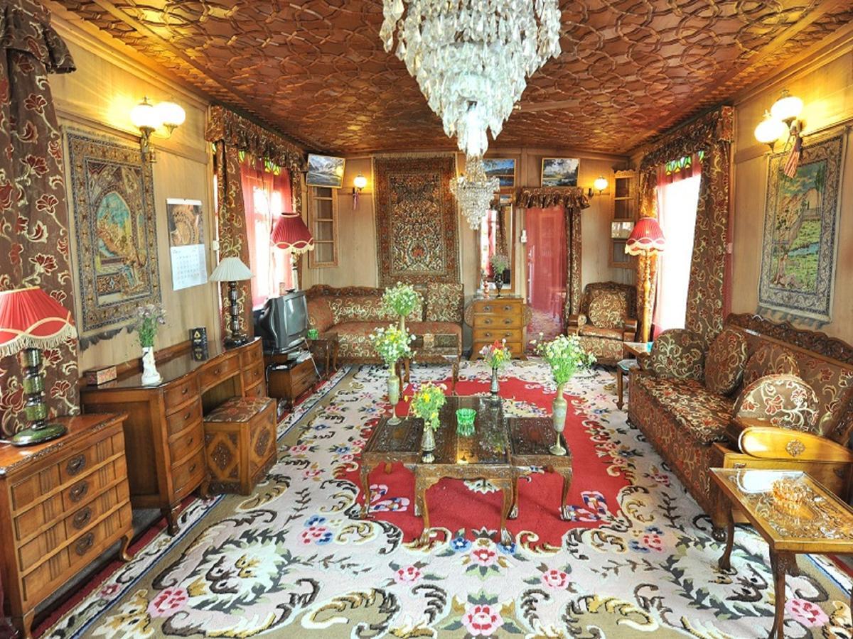 Chicago Group Of Houseboats 4*