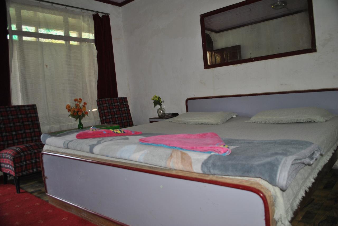 Lake Side Hotel 2*