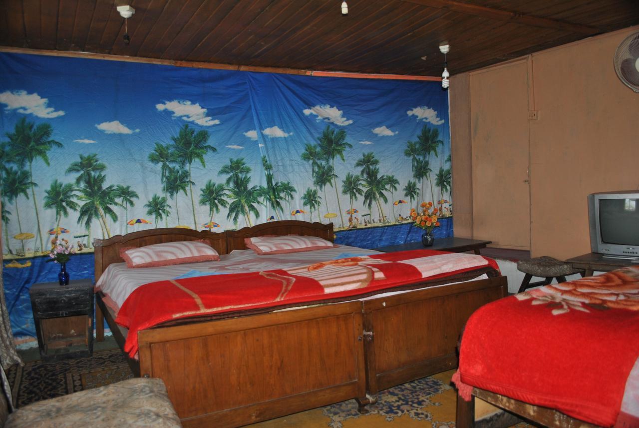 Lake Side Hotel Srinagar (Jammu and Kashmir)