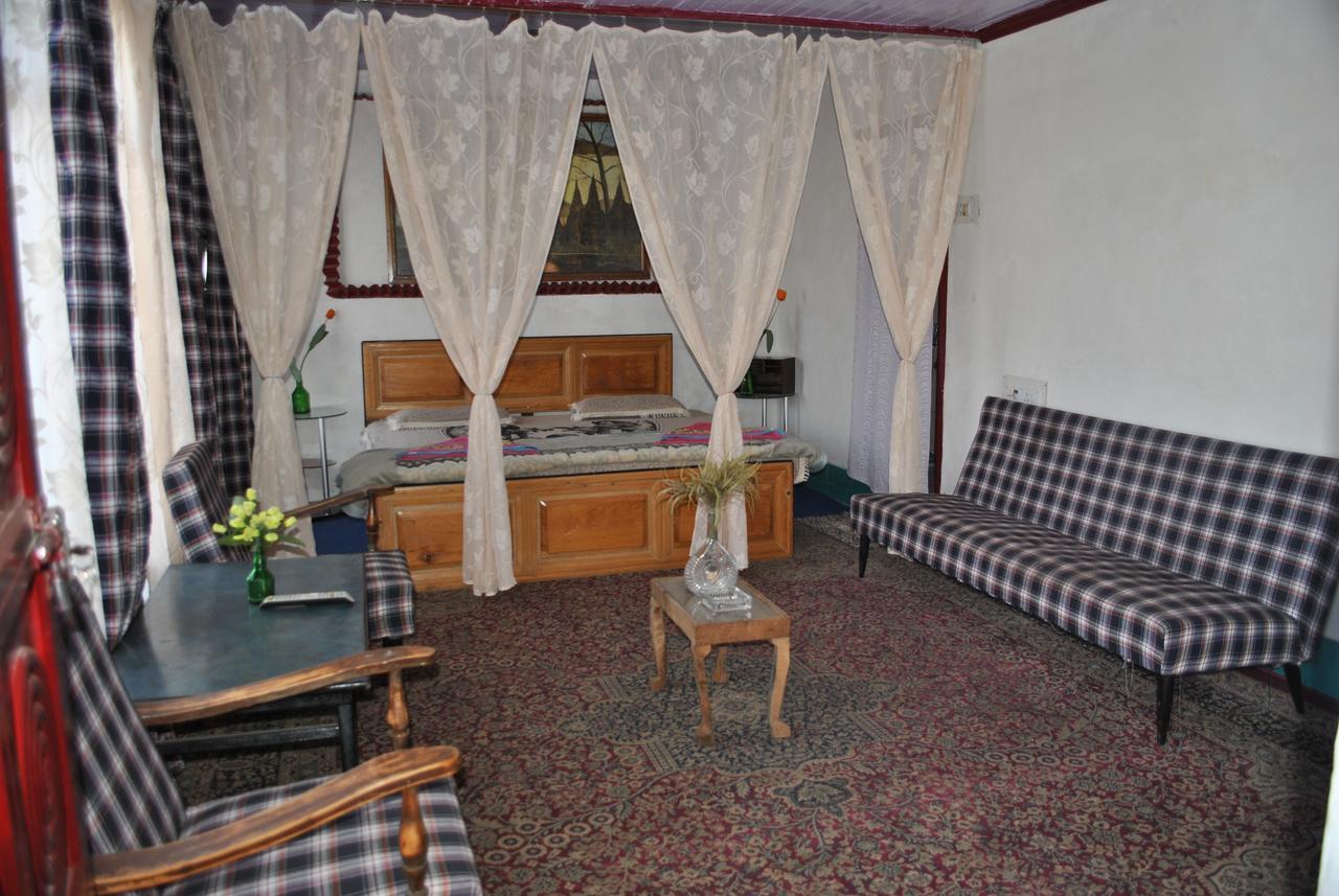 Hotel Lake Side 2*