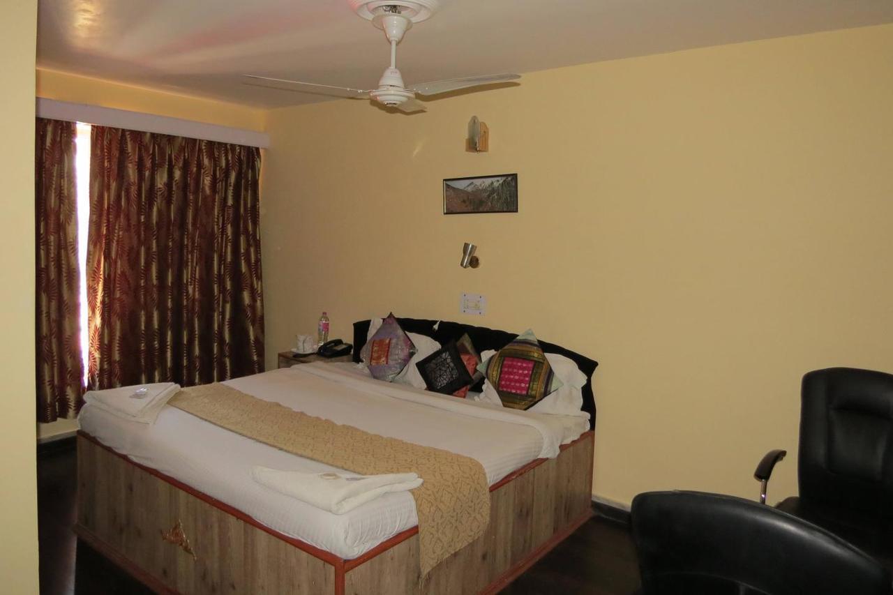 Sterling Hotel Srinagar (Jammu and Kashmir)