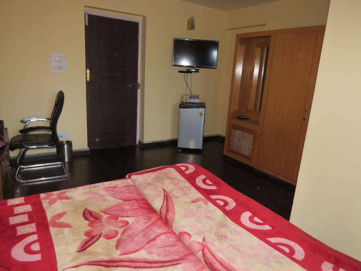 Sterling Hotel 2*