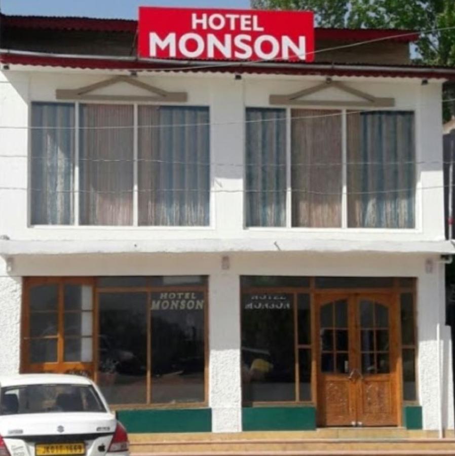 Monson Hotel *