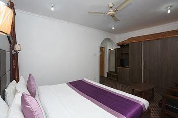 Oyo 032 Near Four Seasons Srinagar (Jammu and Kashmir)