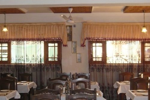 Hotel Akbar 2*