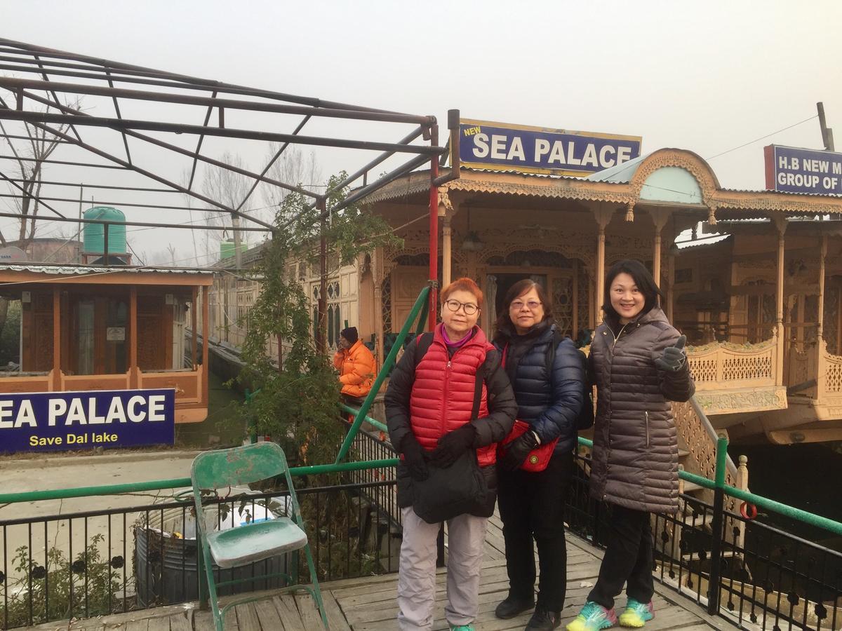 Hotel New Sea Palace Houseboats 4*