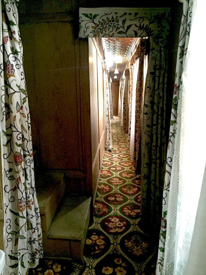 New Sea Palace Houseboats 4* Srinagar (Jammu and Kashmir)