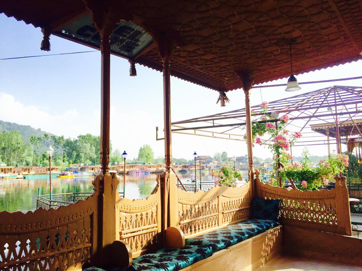 New Sea Palace Houseboats 4* Srinagar (Jammu and Kashmir)