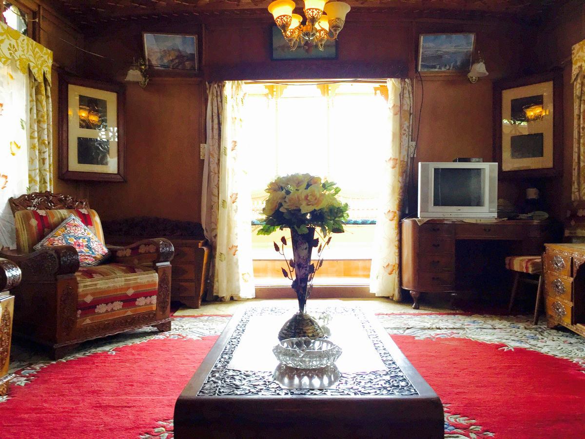 New Sea Palace Houseboats 4* Srinagar (Jammu and Kashmir)