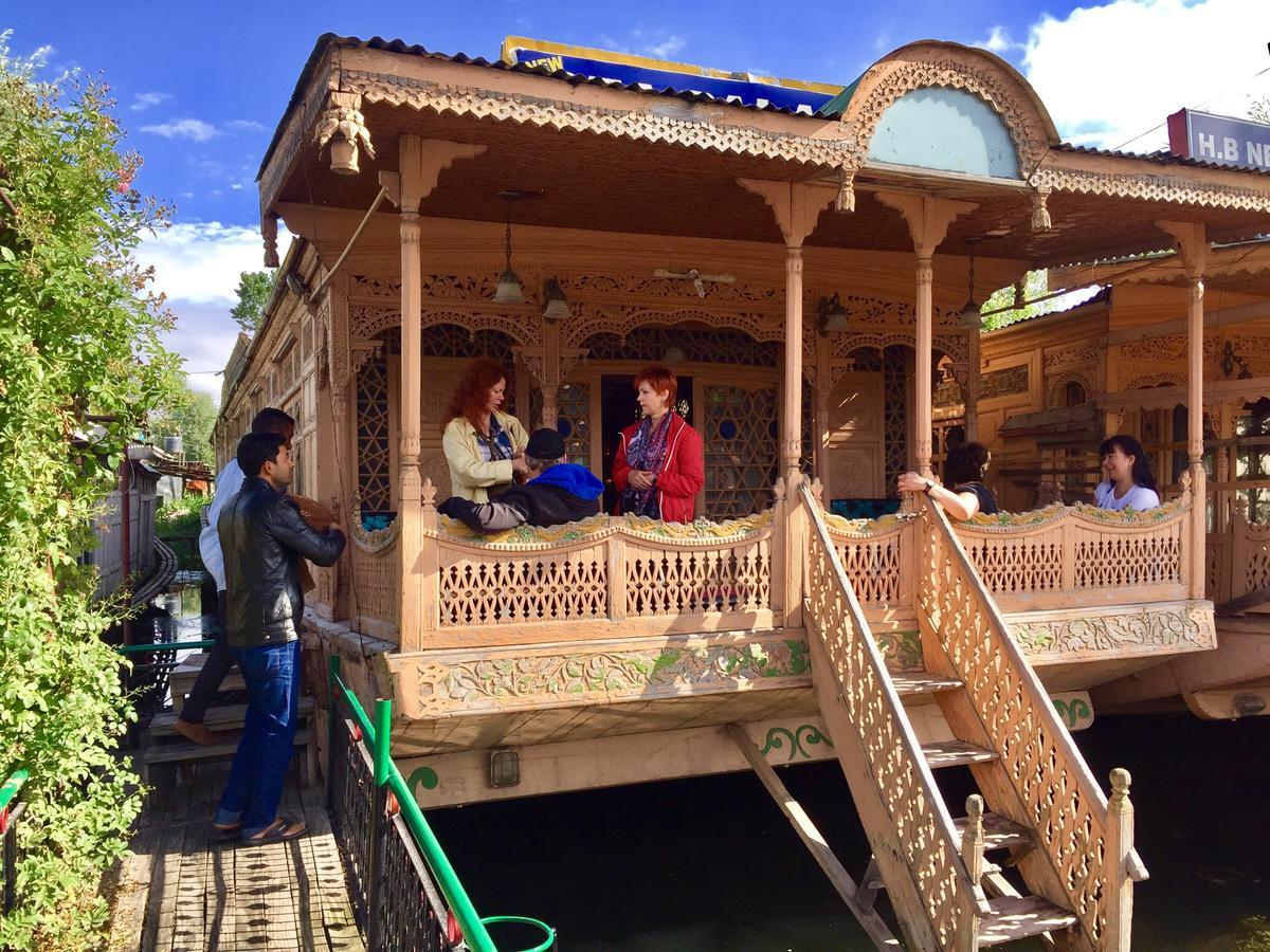 Hotel New Sea Palace Houseboats 4*