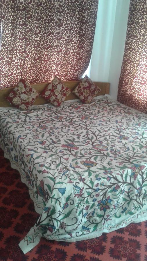 Alamdar Guest house