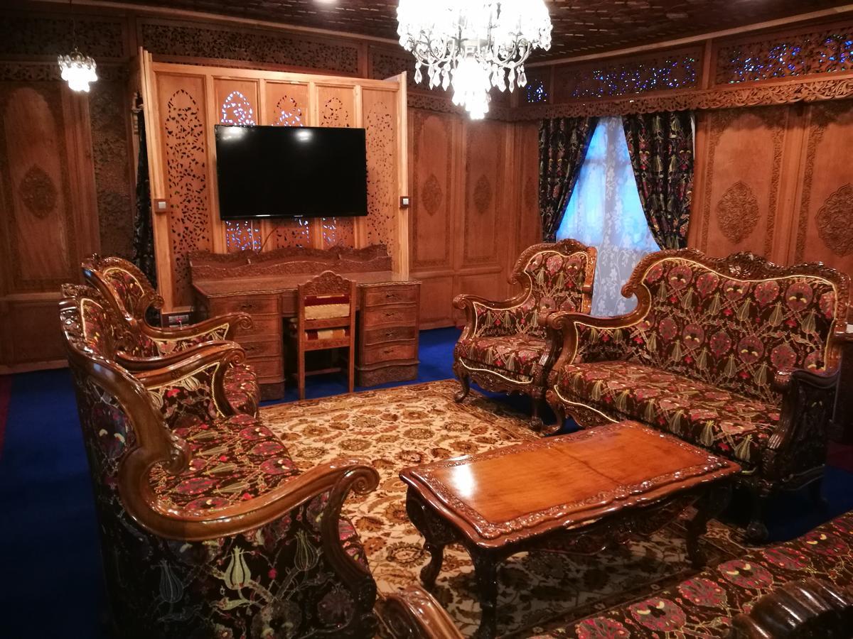 S Group Of Houseboat Botel Srinagar (Jammu and Kashmir)