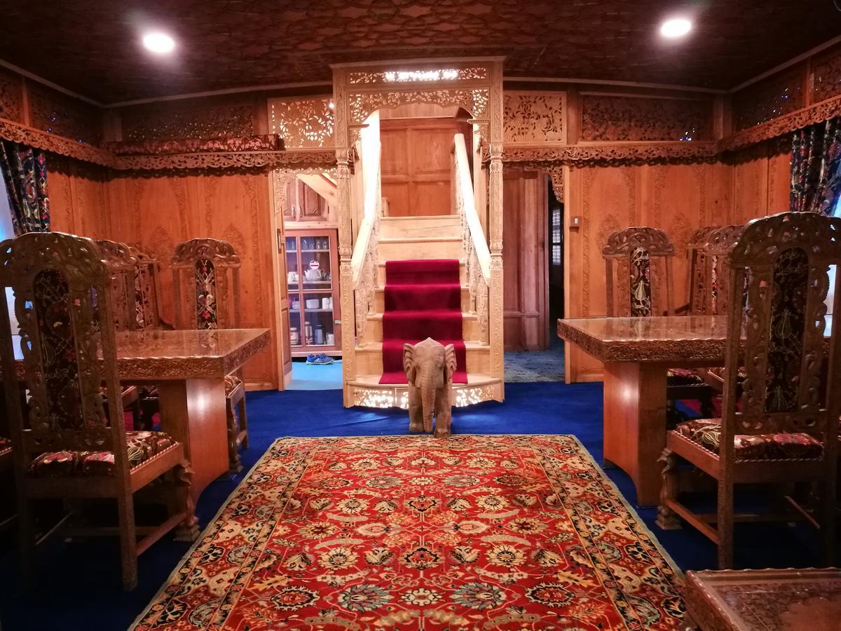S Group Of Houseboat Botel Srinagar (Jammu and Kashmir)