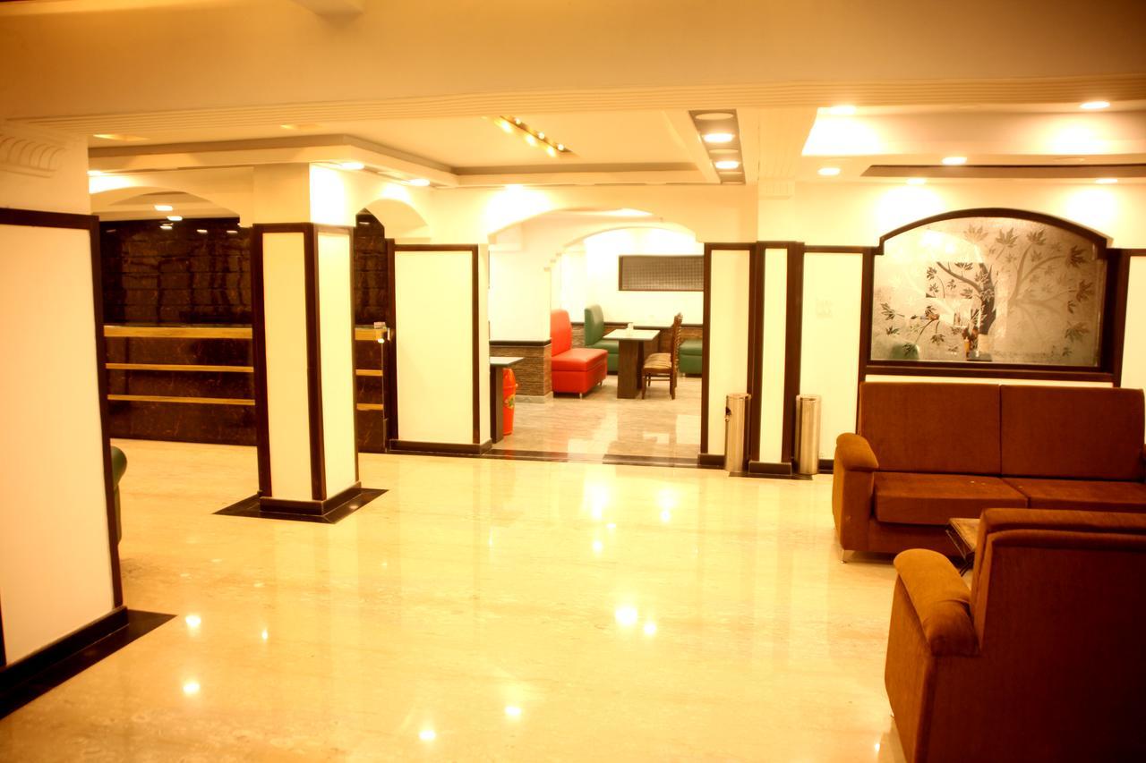 Hotel New Park At Dal Srinagar (Jammu and Kashmir)