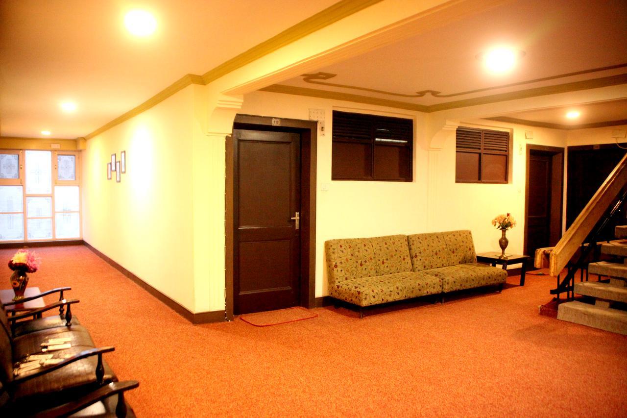 New Park At Dal Hotel